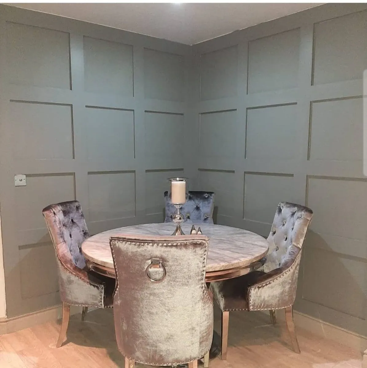 Table & Chairs