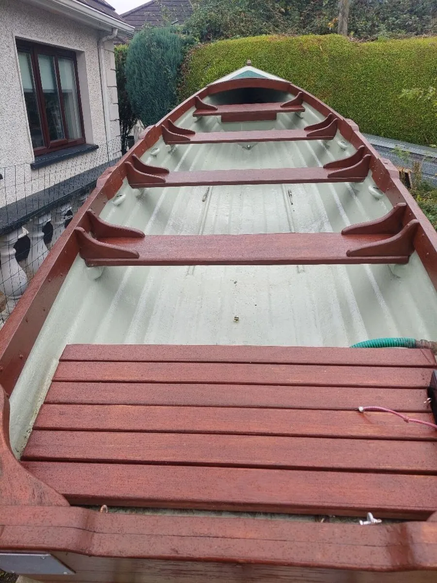Lake boat - Image 1