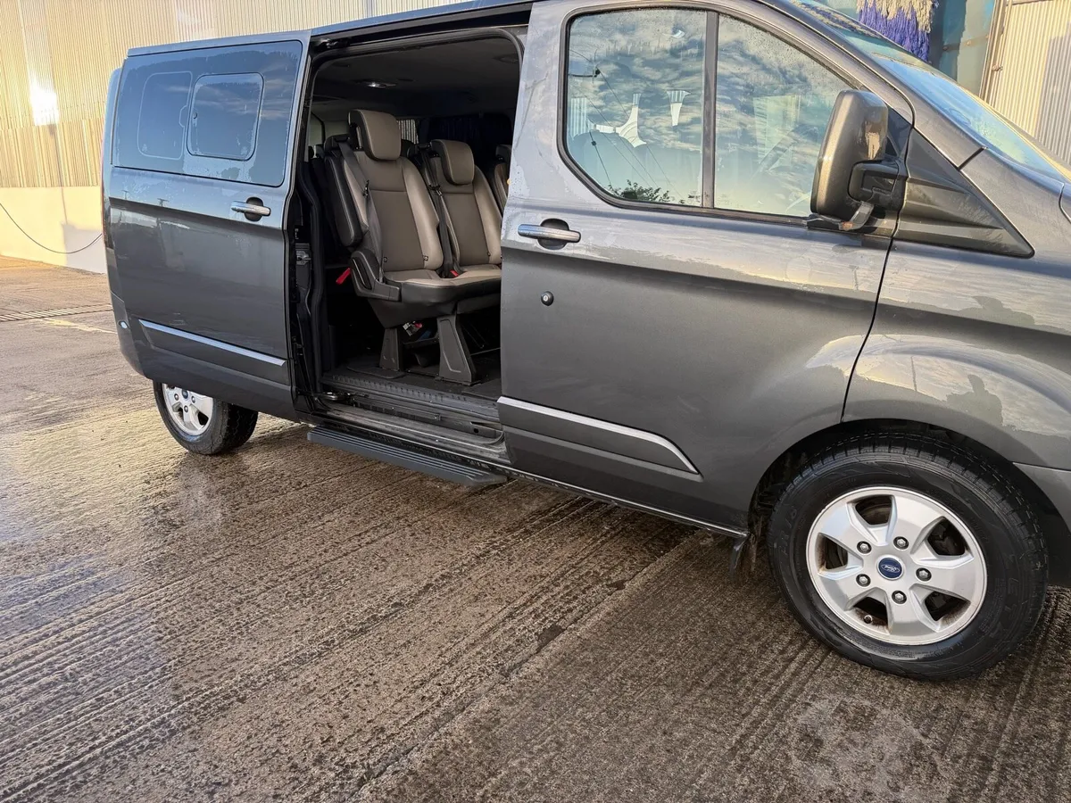 181 9 seater automatic wheel chair accessible - Image 2