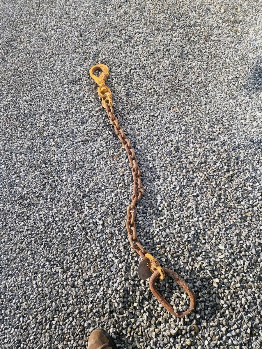 Chains - Image 2