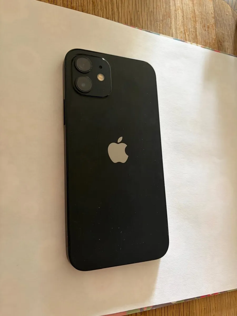 Iphone 12 - Image 3