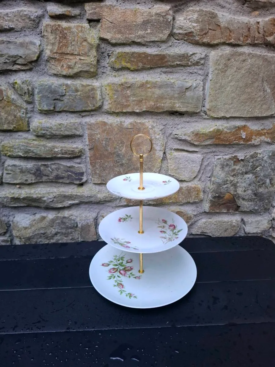 Roses china 3 tiers cake stand - Image 2
