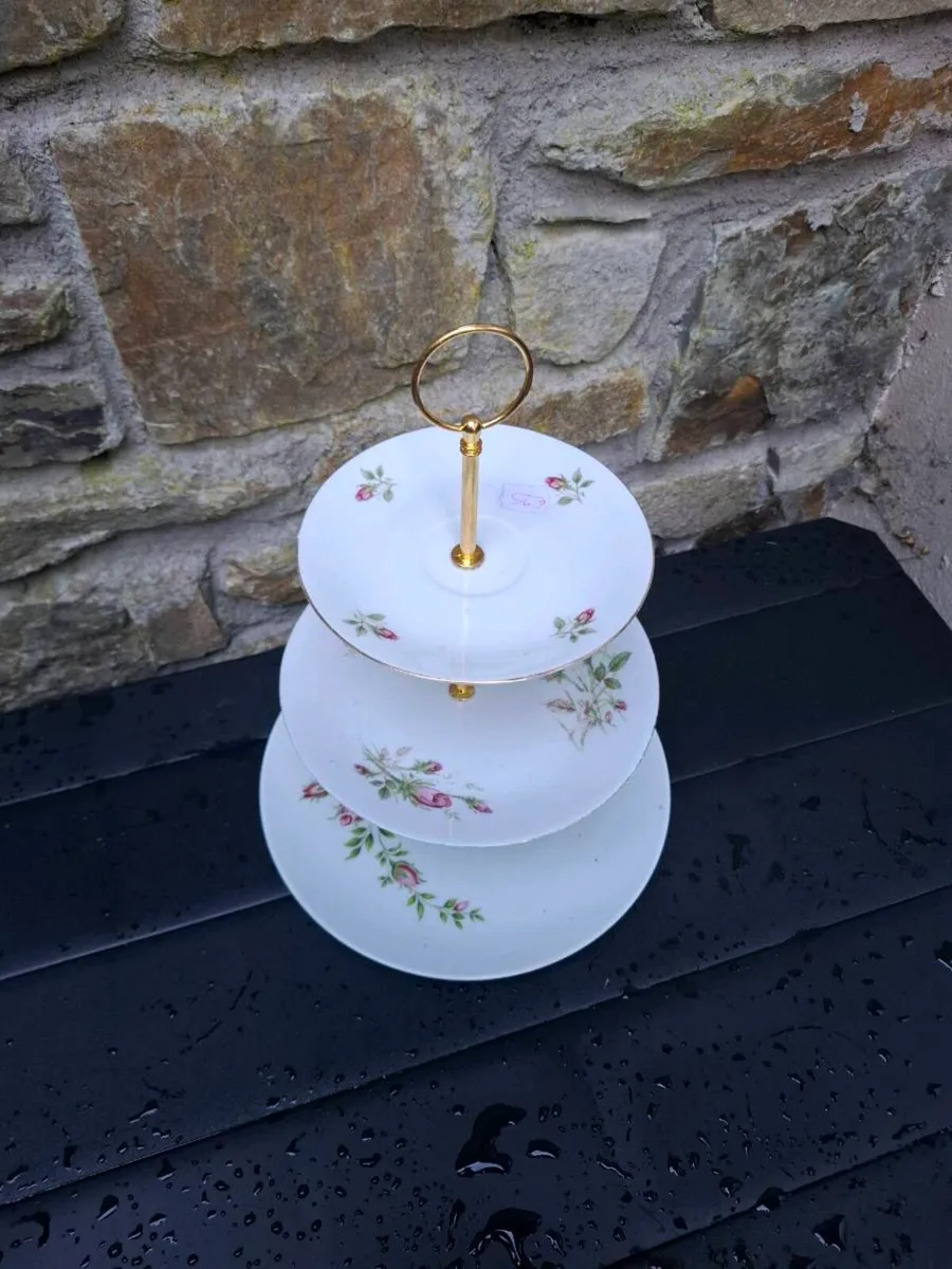 Roses china 3 tiers cake stand - Image 3