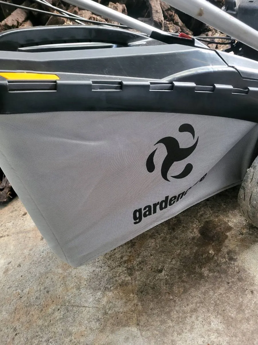 Self drive mower - Image 4
