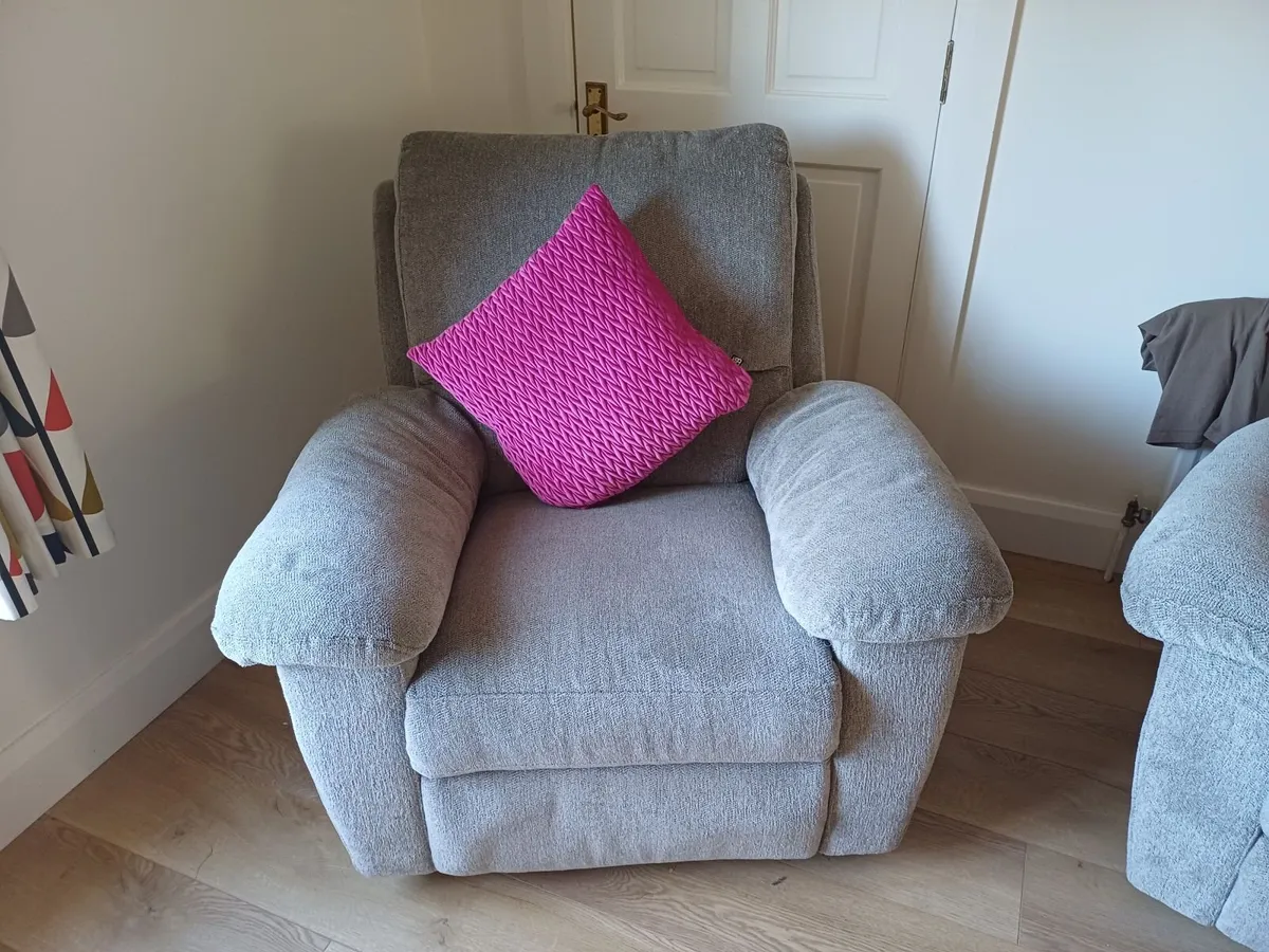 2 seater sofa + recliner - Image 3