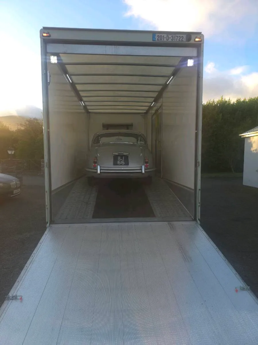 Closed in car transport - Image 2