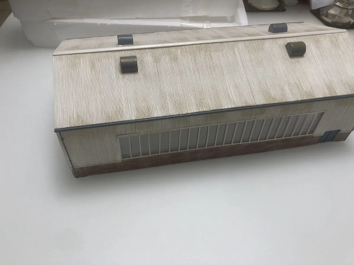 Hornby R9679 Traction Shed 00 Scale - Image 3