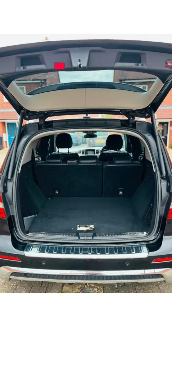 Mercedes ML350 - Image 2