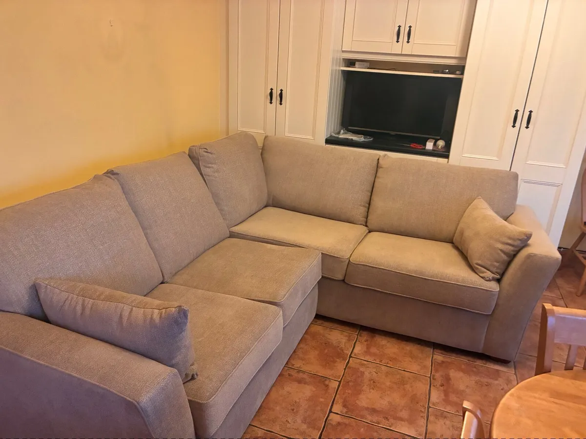 Corner sofa - Image 1