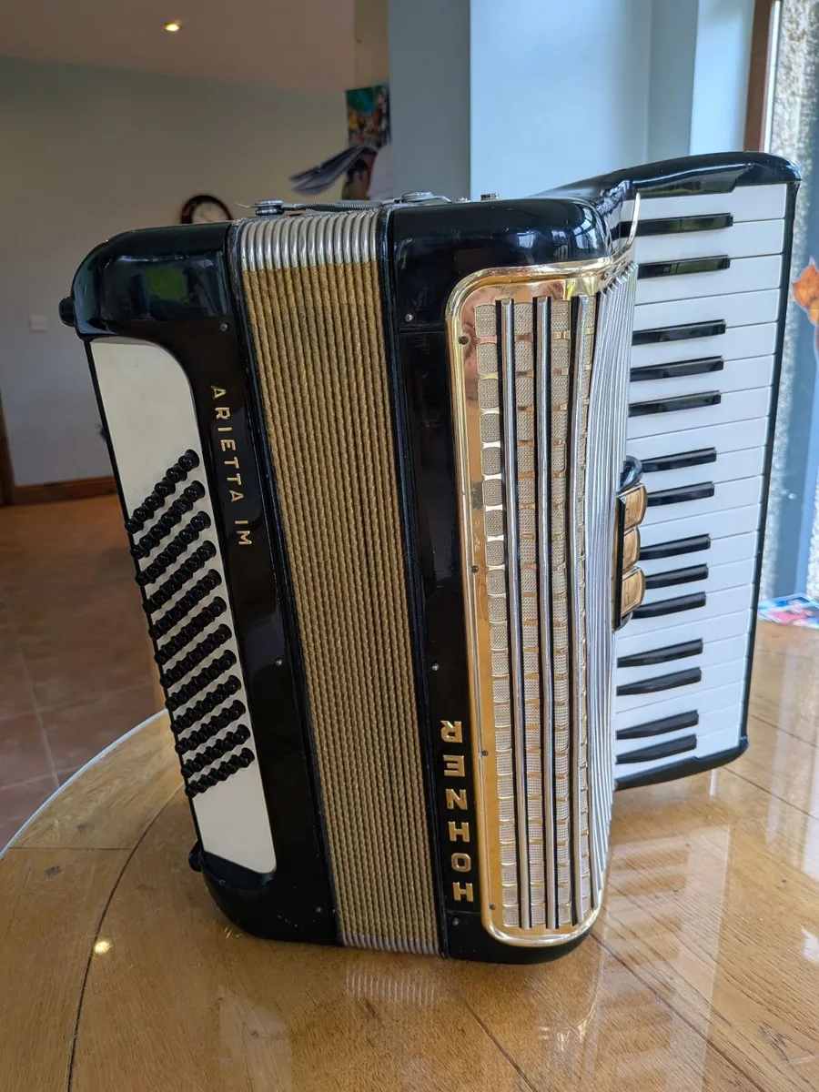 Piano accordion - Image 2