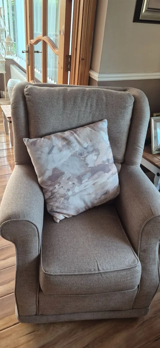 Three seater couch plus two armchairs - Image 1