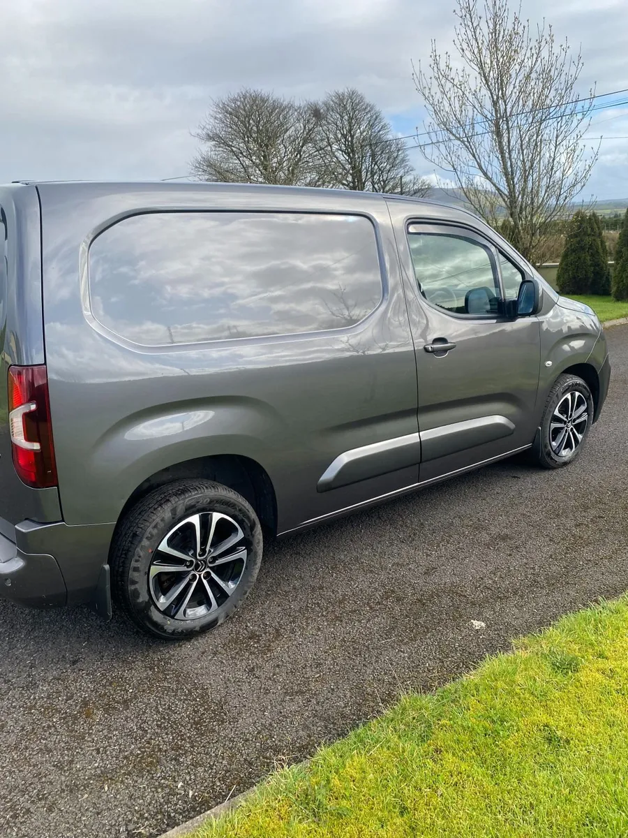 Citroen Berlingo 2019 - Image 2