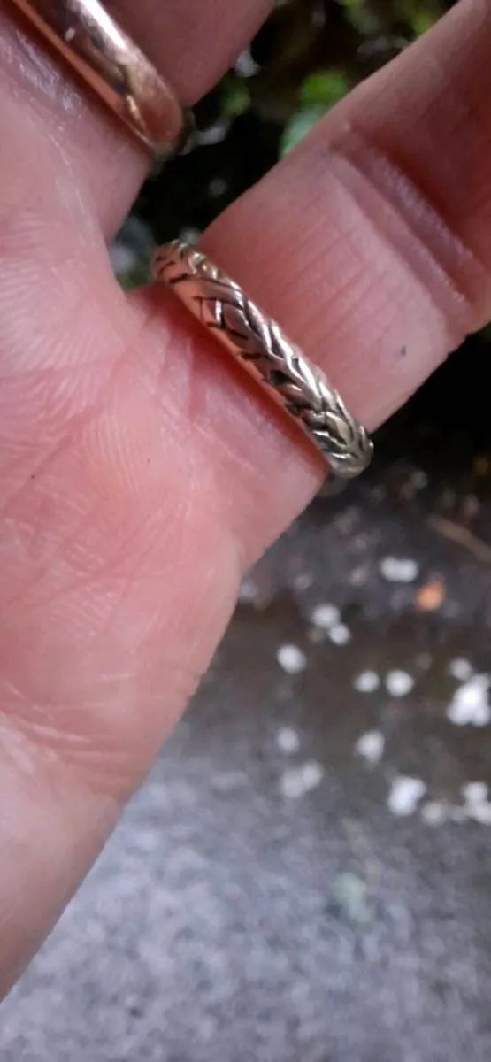 8ct Gold Diamond Boat Ring - Image 4