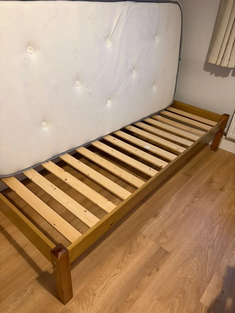Single bed - Image 2