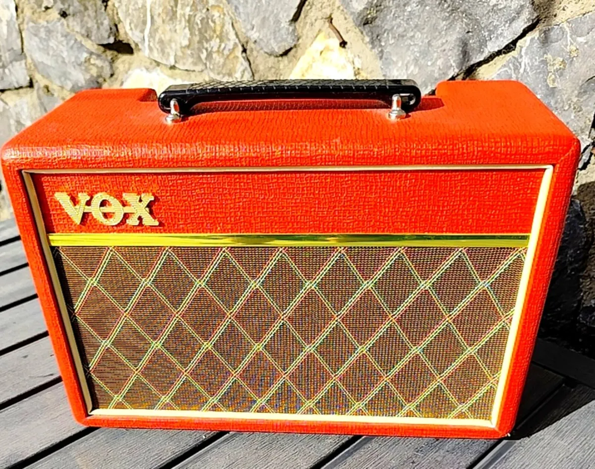 Vox Pathfinder 10 (Limited Edition Red) - Image 1
