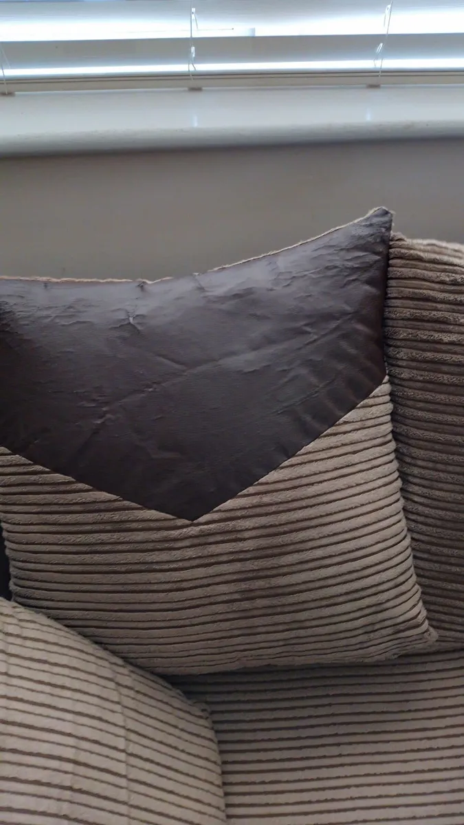Sofa - Image 4