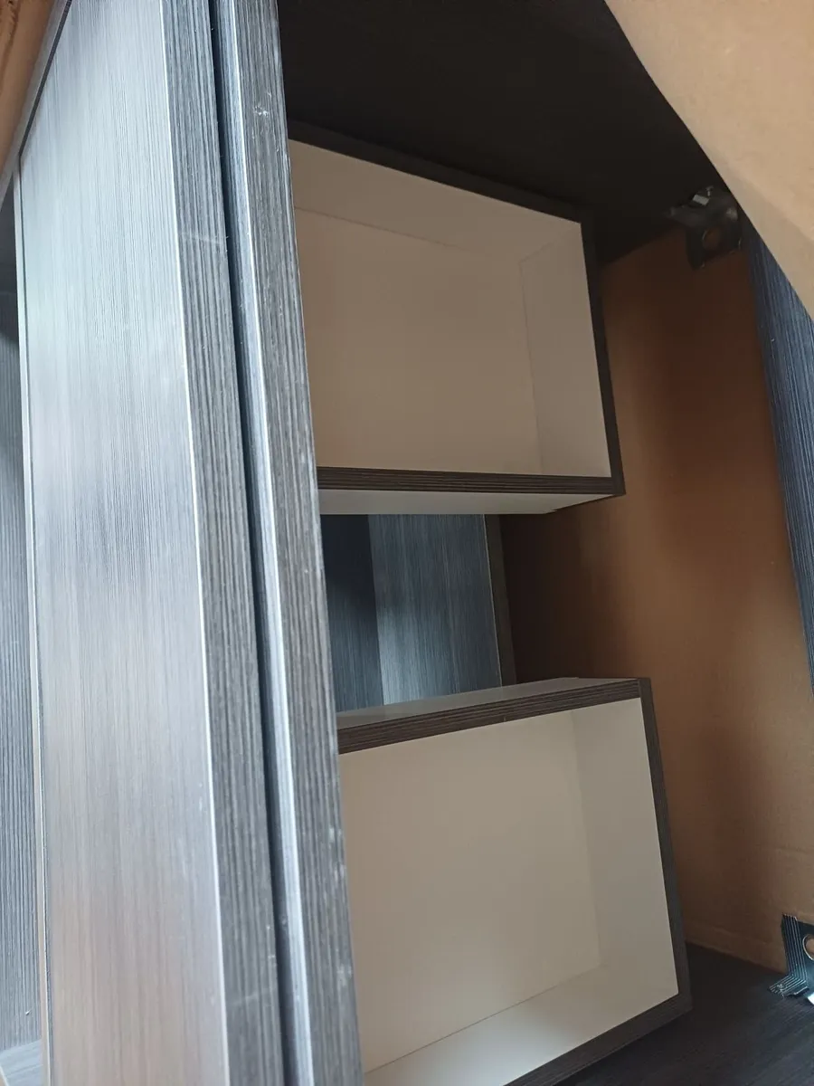 Bathroom sink unit - Image 1