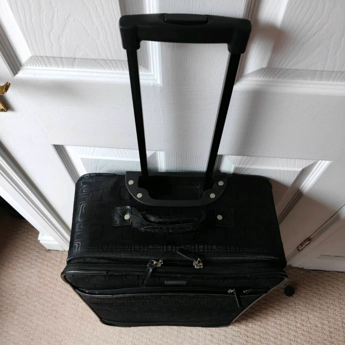Large check-in suitcase - Image 2