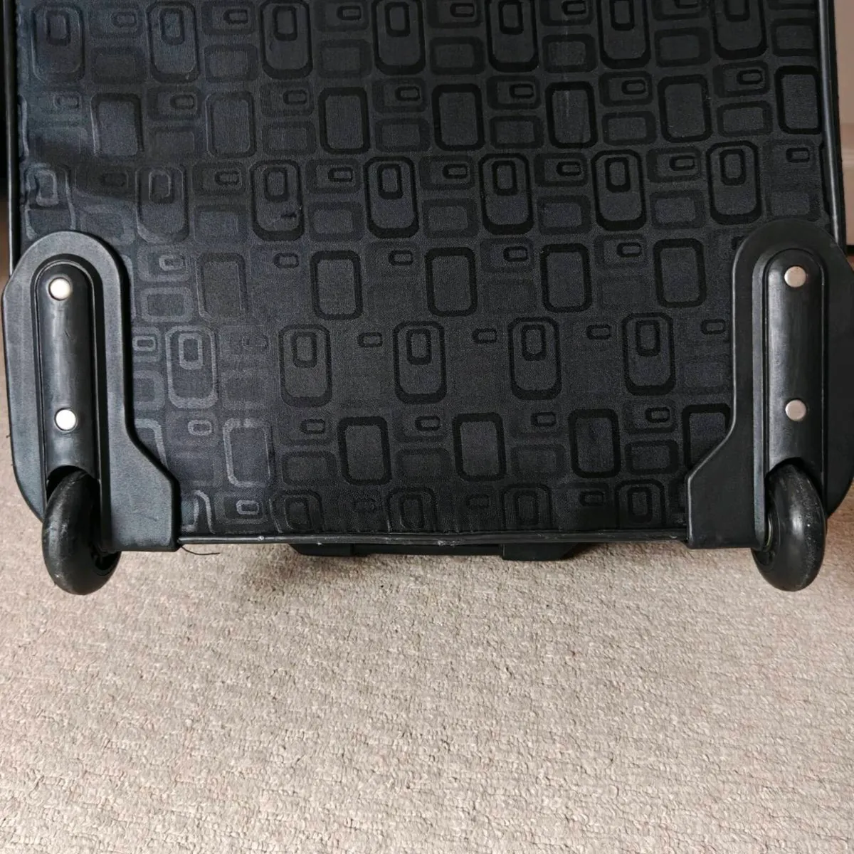 Large check-in suitcase - Image 4