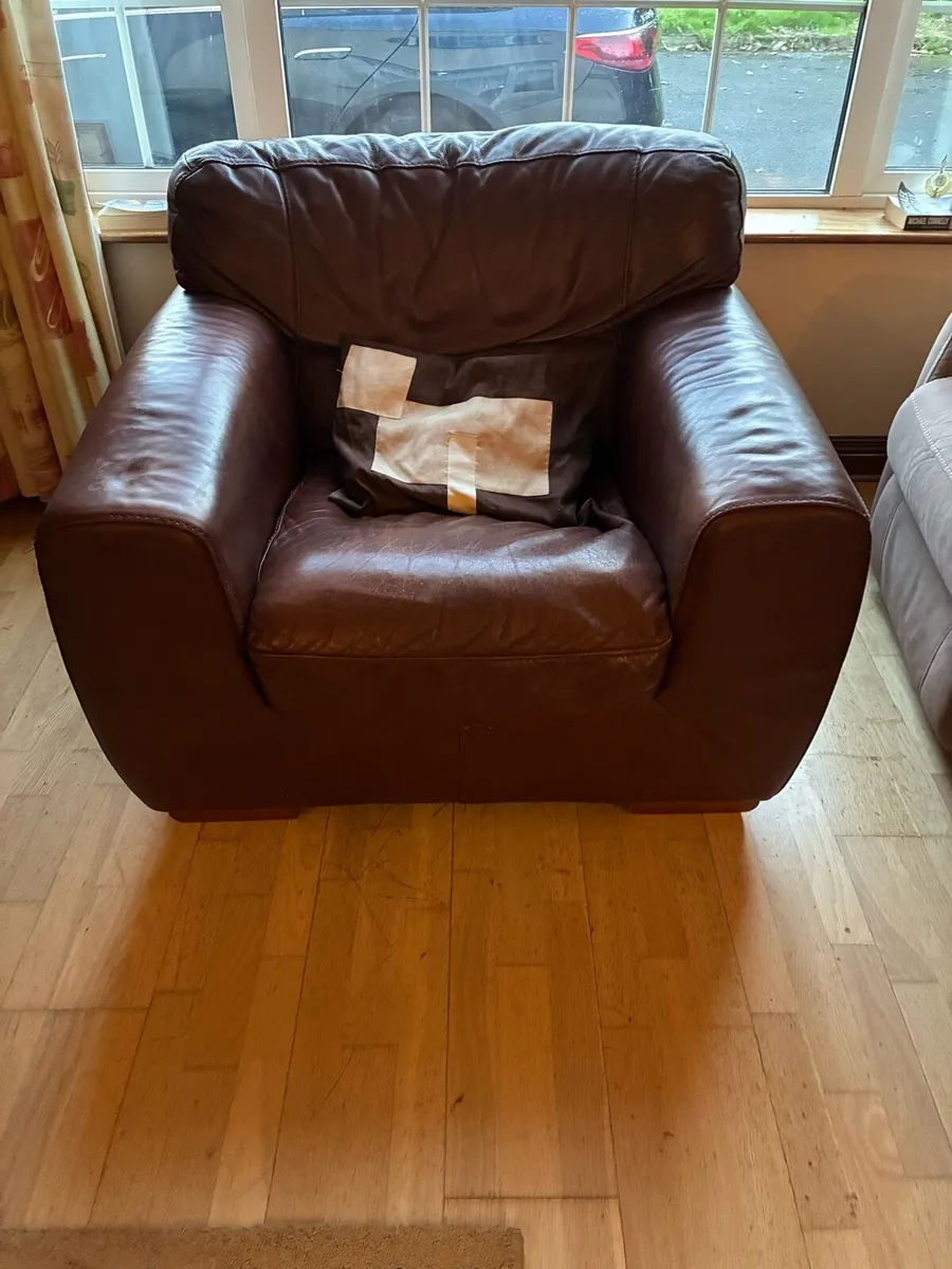 Couch and armchair - Image 3