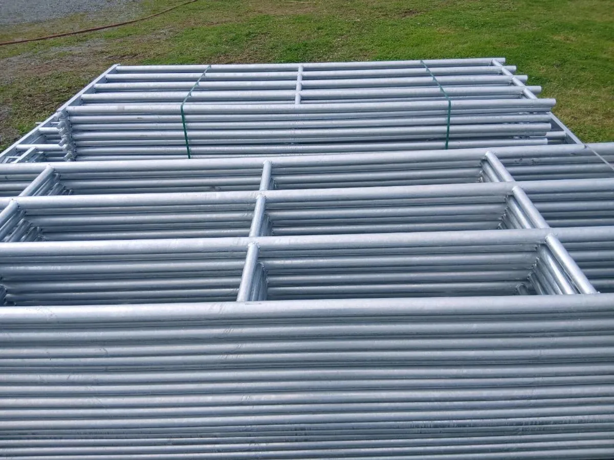 Heavy duty gate delivery available And wire - Image 2