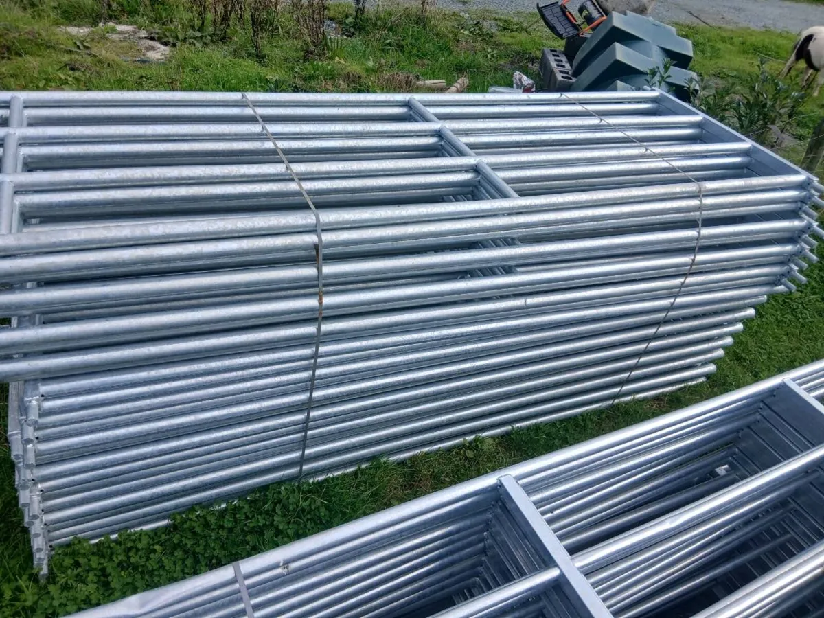 Heavy duty gate delivery available And wire - Image 4