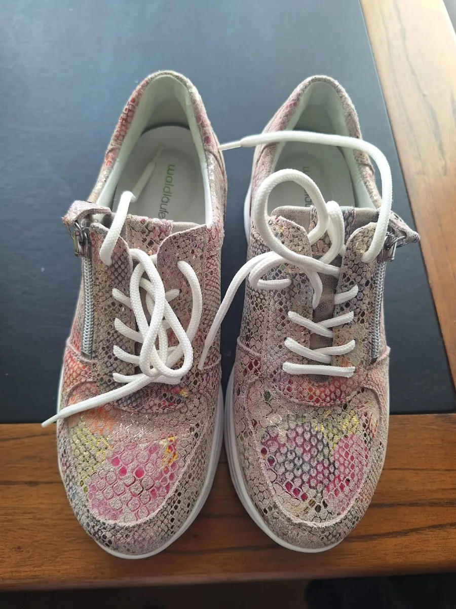 Ladies shoes - Image 1