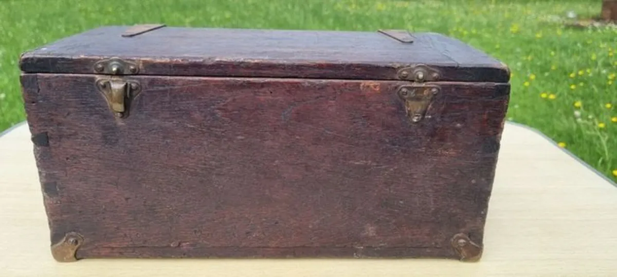 Old wooden box with brass fittings - Image 1