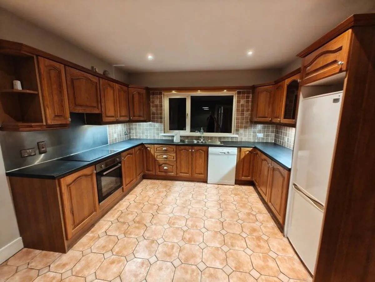 Solid Oak Kitchen - Image 1