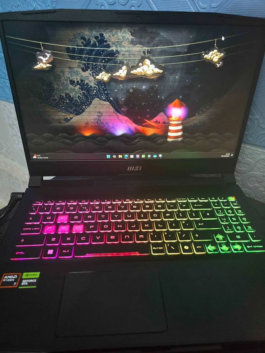 Laptop - Image 2