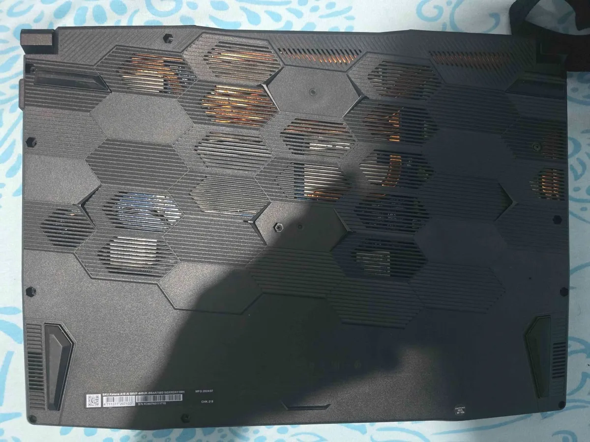 Laptop - Image 4