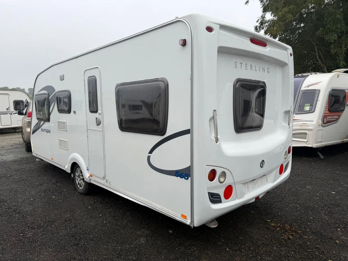 STERLING EUROPA 565 – SPACIOUS 6 BERTH FAMILY - Image 4