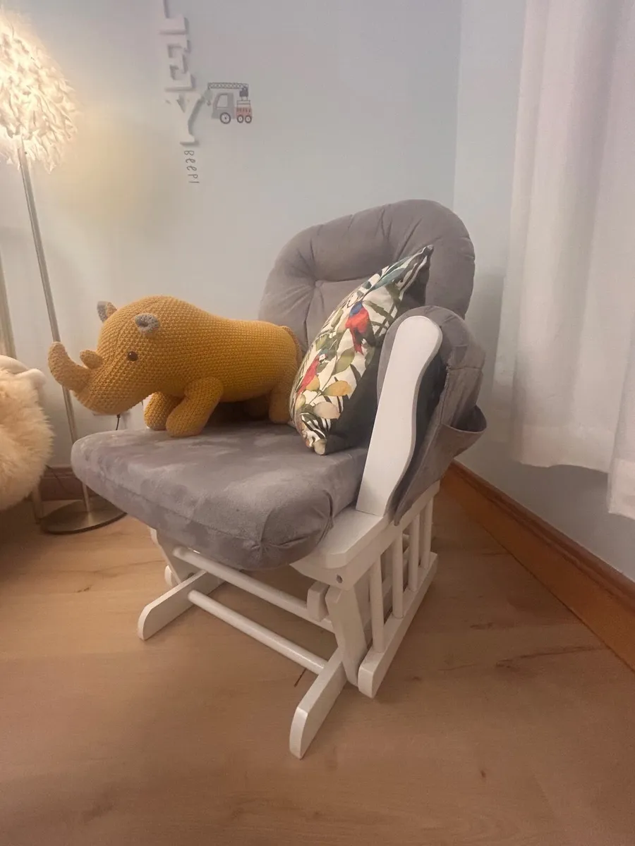 Babylo Brompton Rocking chair & Footstool - Image 2