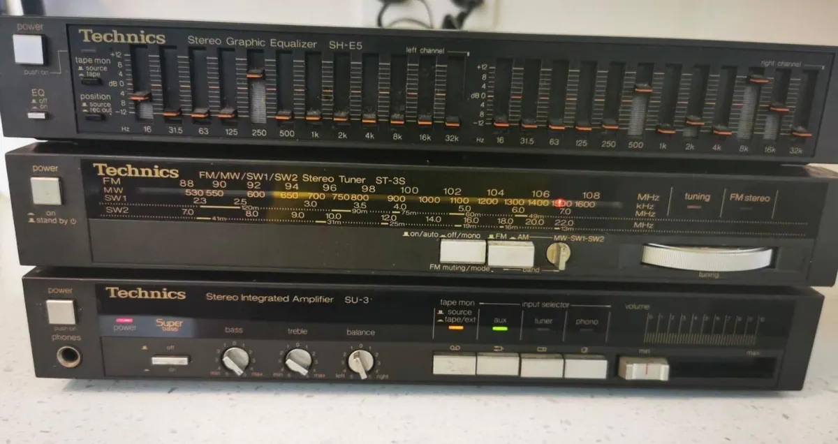 Technics Amp + Tuner + Graphic Equaliser - Image 3
