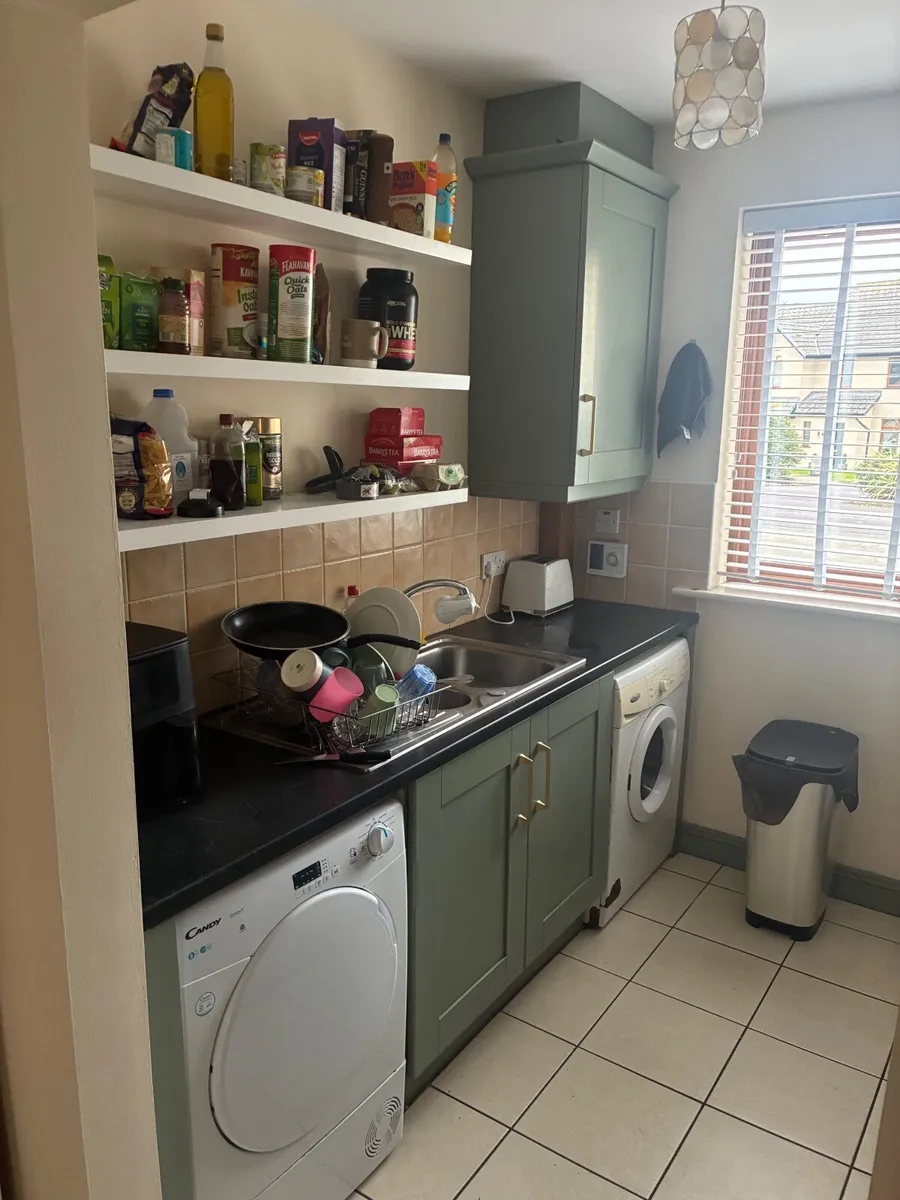 Kitchen units and appliances - Image 3