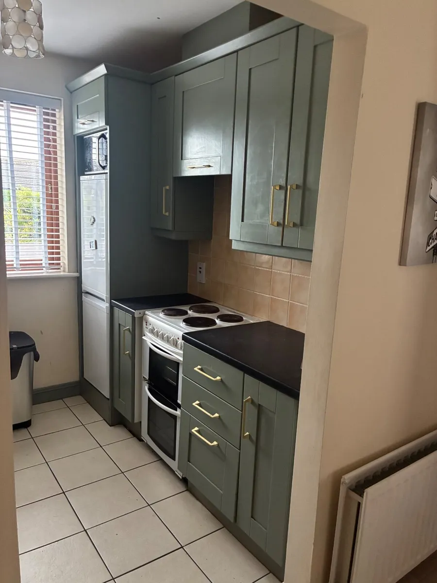 Kitchen units and appliances - Image 4