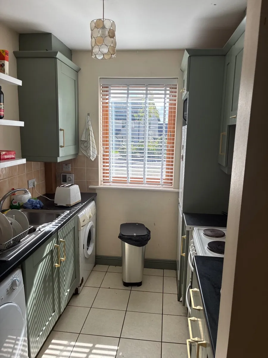 Kitchen units and appliances - Image 2