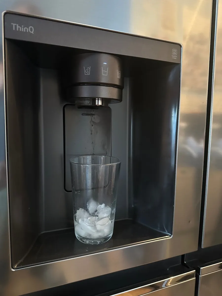LG American Style Fridge Freezer 635L | Ice & Wate - Image 3