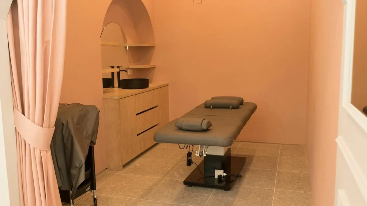 New Salon Furniture, Whole Lot, Worth €15k+ - Image 4