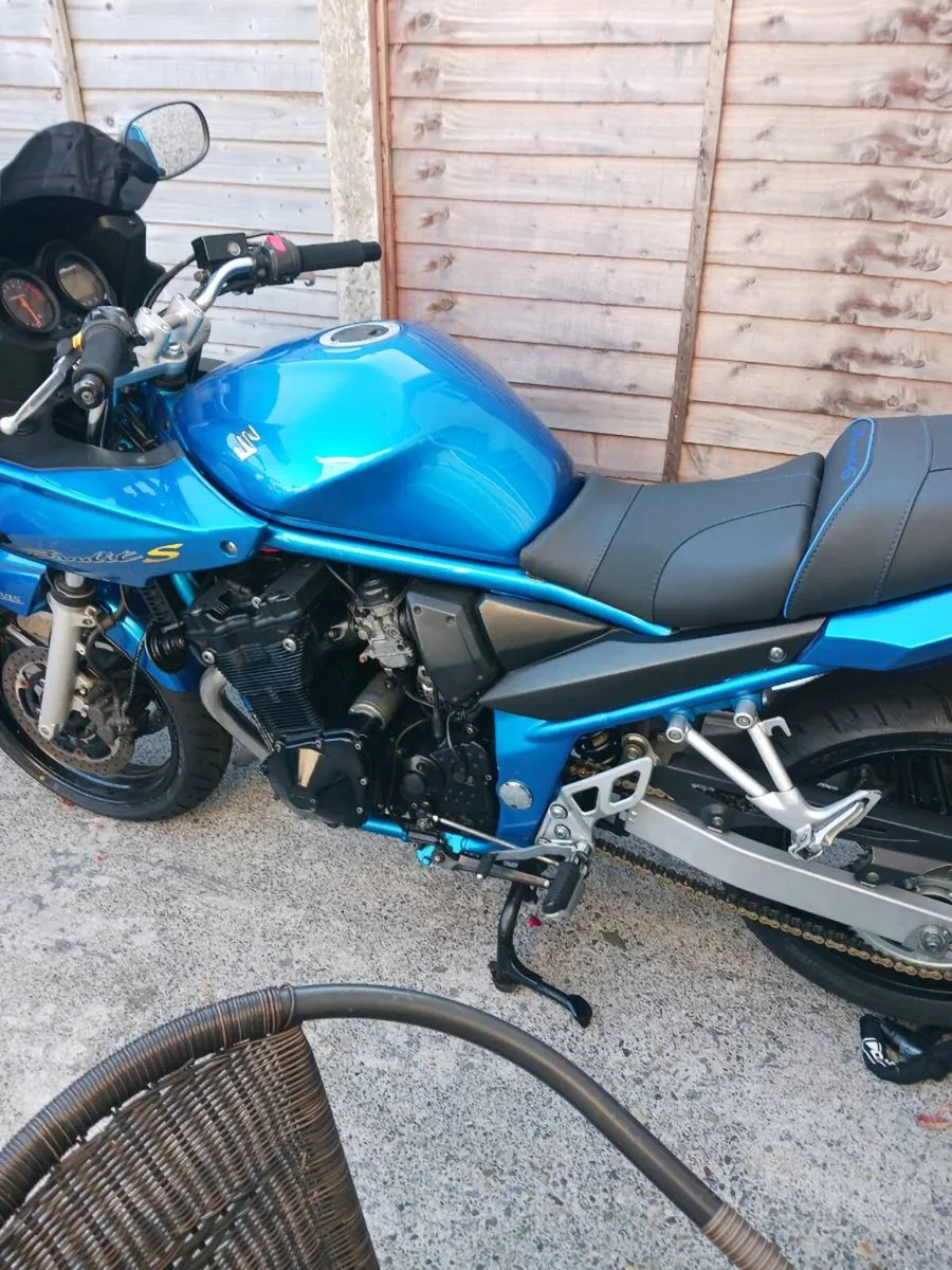 Suzuki bandit 650 custom  made seat - Image 1