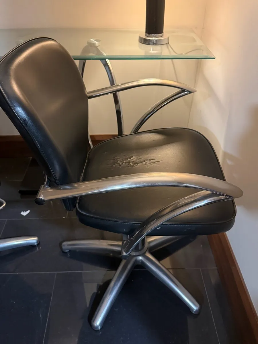 Salon chairs REM - Image 4