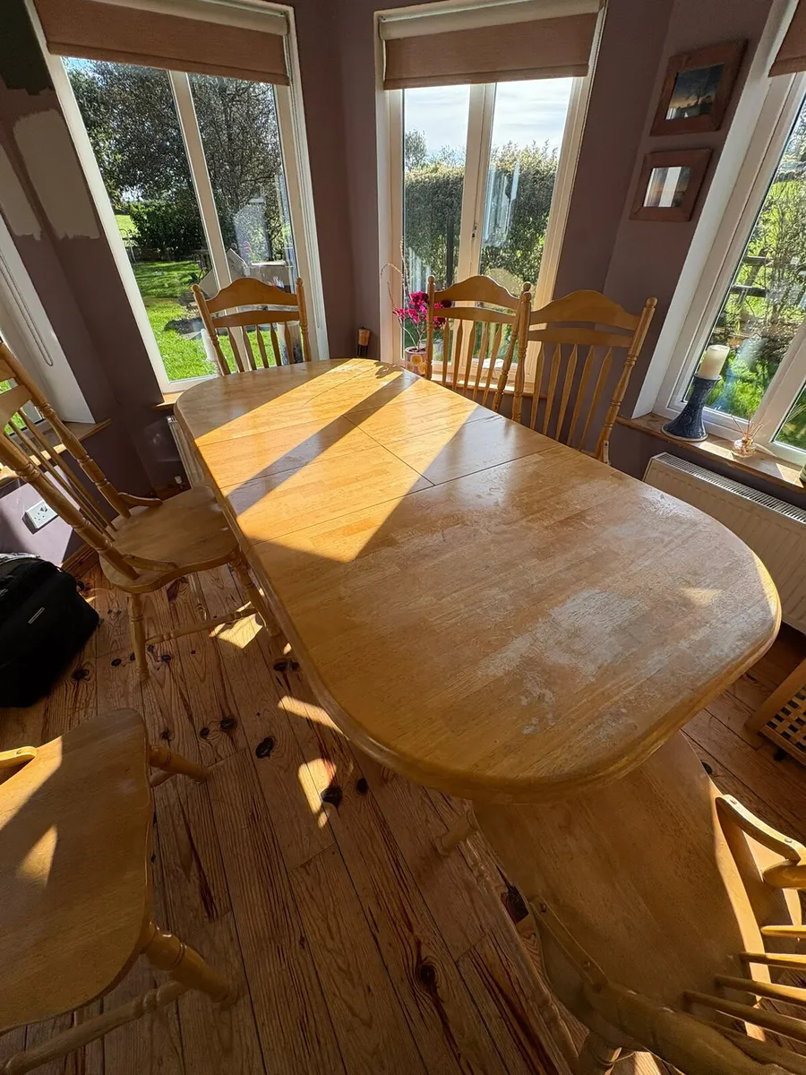 Kitchen table & 6 chairs - Image 1