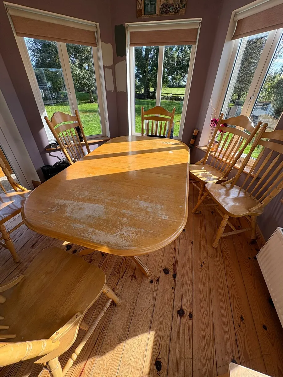 Kitchen table & 6 chairs - Image 3