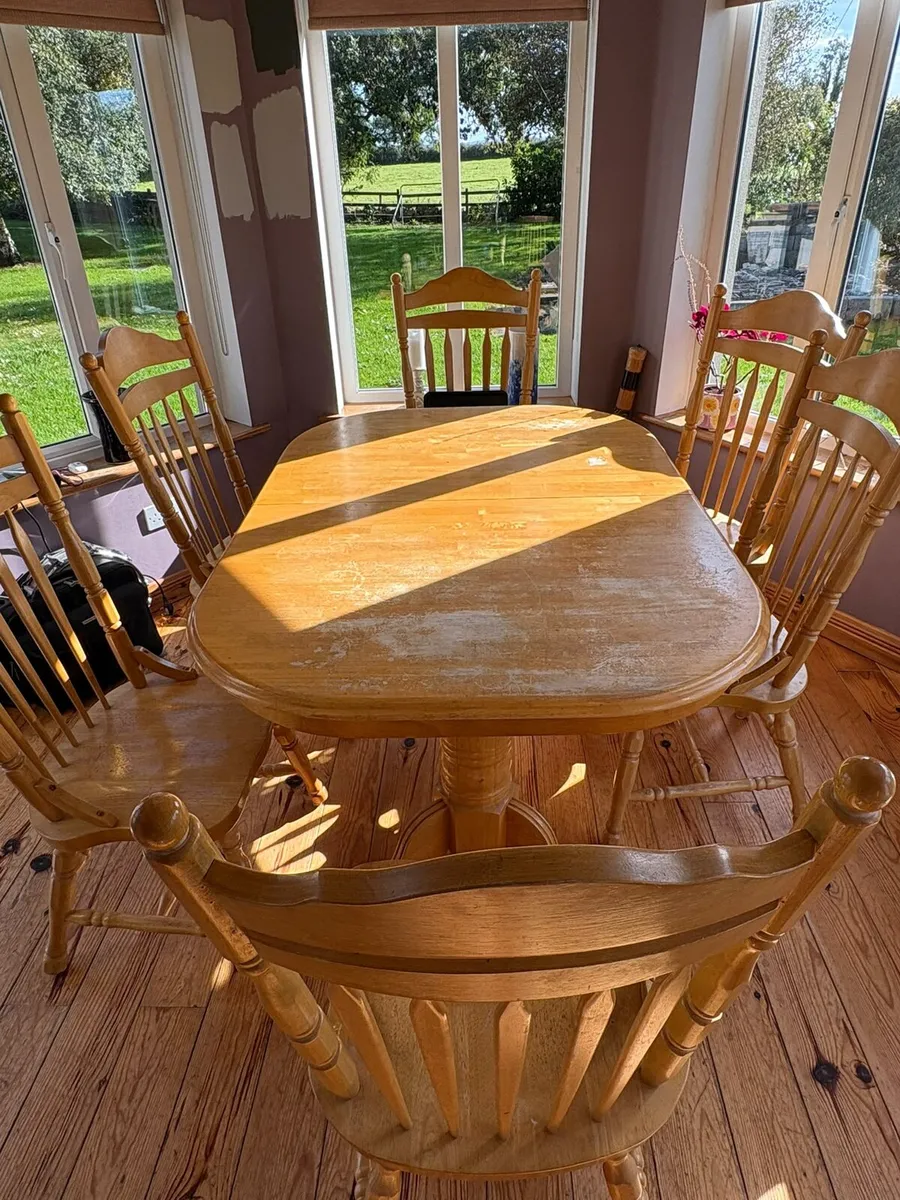 Kitchen table & 6 chairs - Image 4
