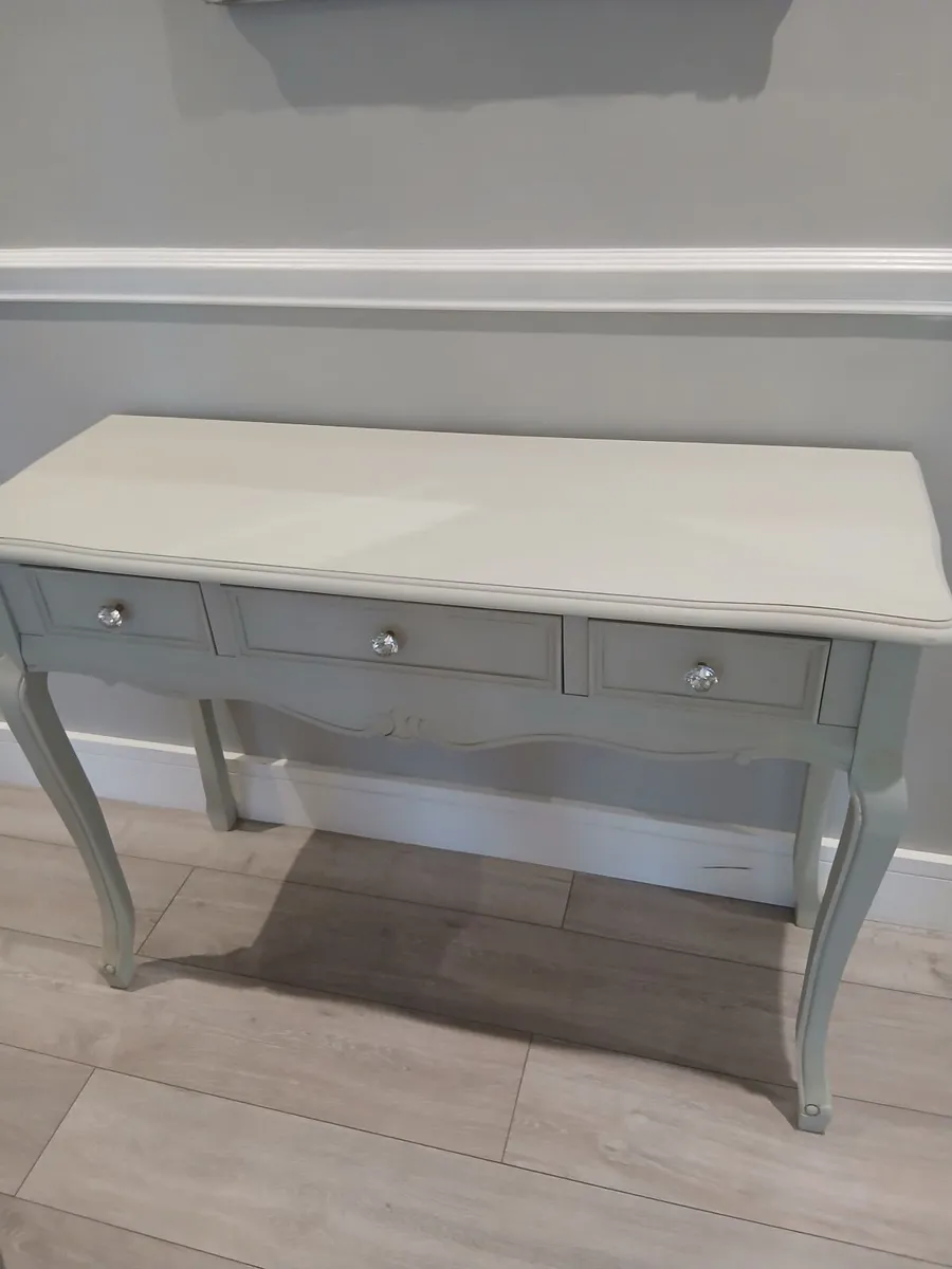 Grey hall table with beautiful hall mirror - Image 1