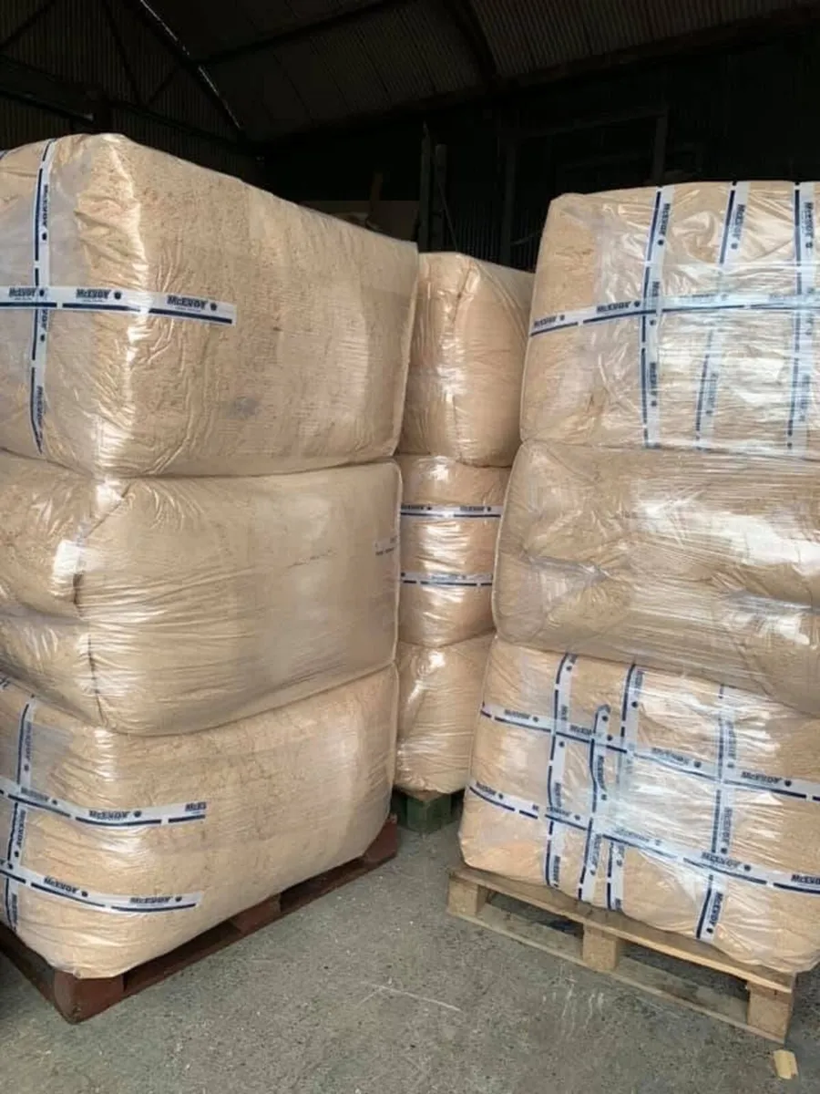 Kiln Dried White Sawdust in 200KG Maxi Bales - Image 3