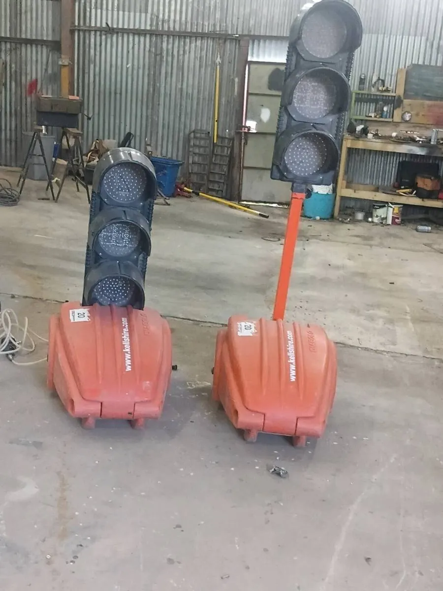 Portable traffic lights