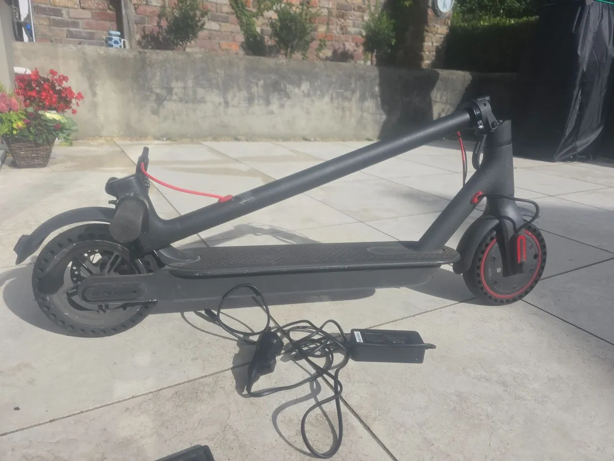 Xiaomi M365 Pro E-Scooter - Image 3