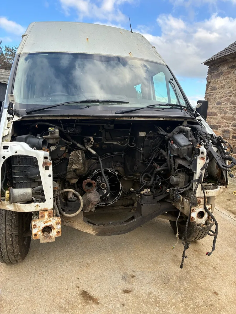 Van - Image 4