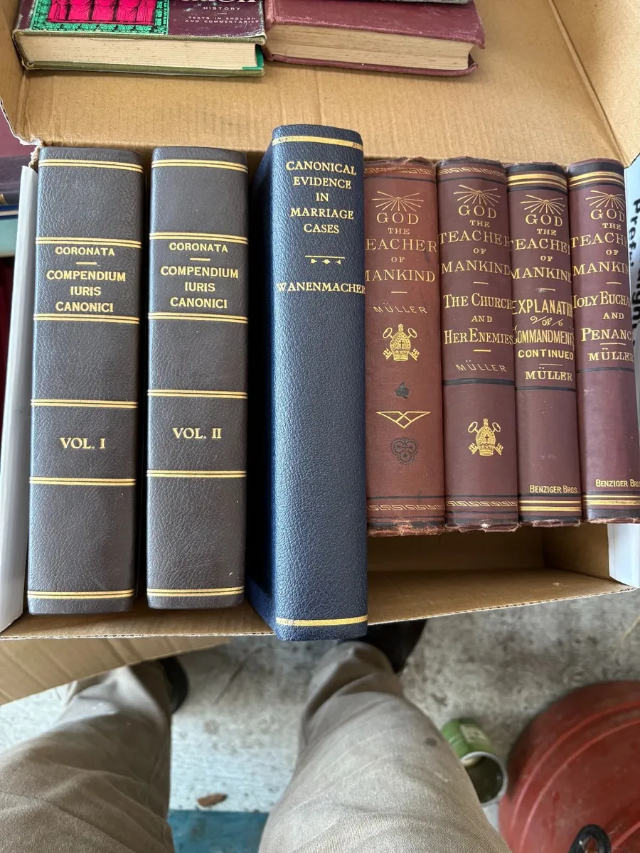BOOKS - Image 3